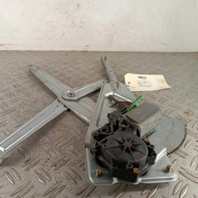 Leve vitre electrique avant droit RENAULT TWINGO 1