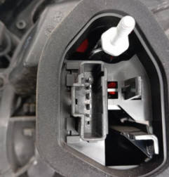 Feu arriere principal gauche (feux) PEUGEOT 208 1 Photo n°3