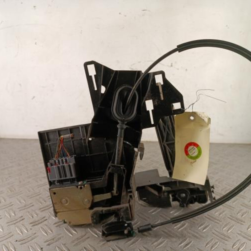 Serrure avant droit FORD FIESTA 5