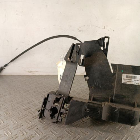 Serrure avant droit FORD FIESTA 5