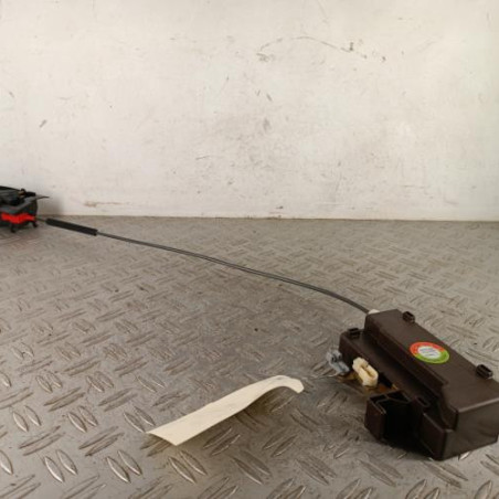 Serrure avant droit FORD FIESTA 4 Photo n°1