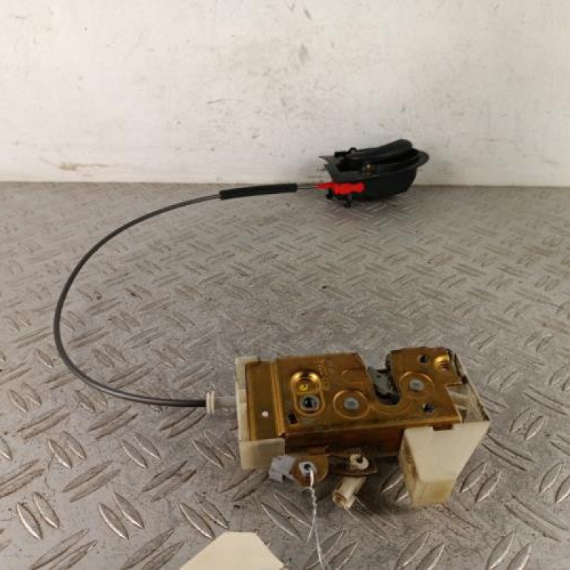 Serrure avant gauche FORD FIESTA 4