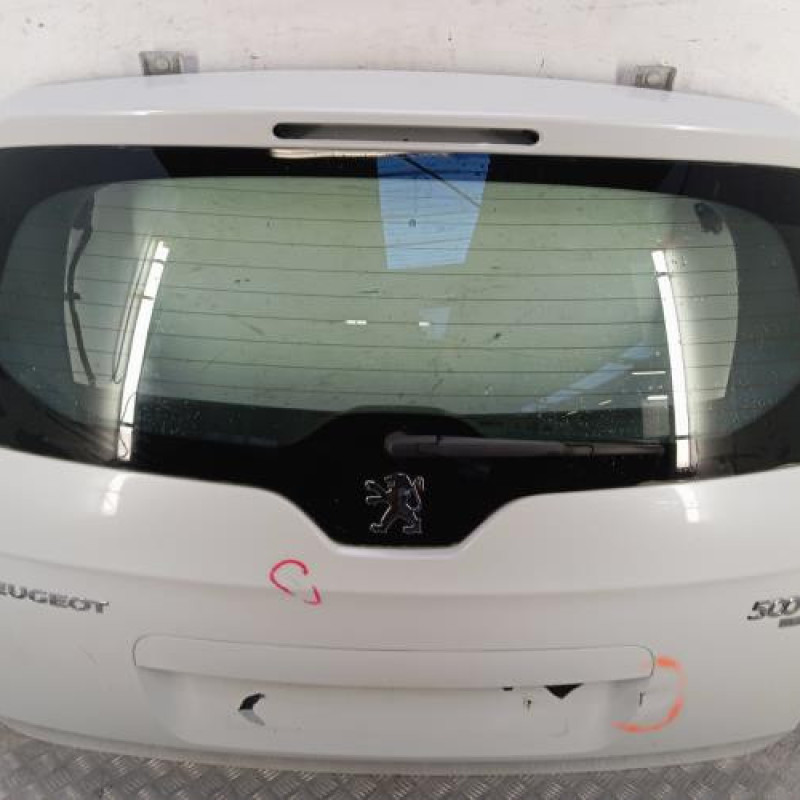 Malle/Hayon arriere PEUGEOT 5008 1