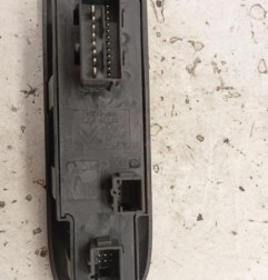 Interrupteur de leve vitre avant gauche PEUGEOT 5008 1 Photo n°4