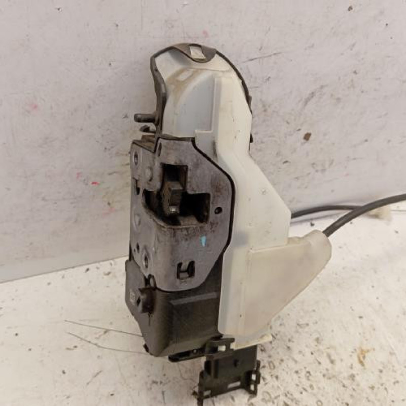 Serrure avant gauche PEUGEOT 5008 1