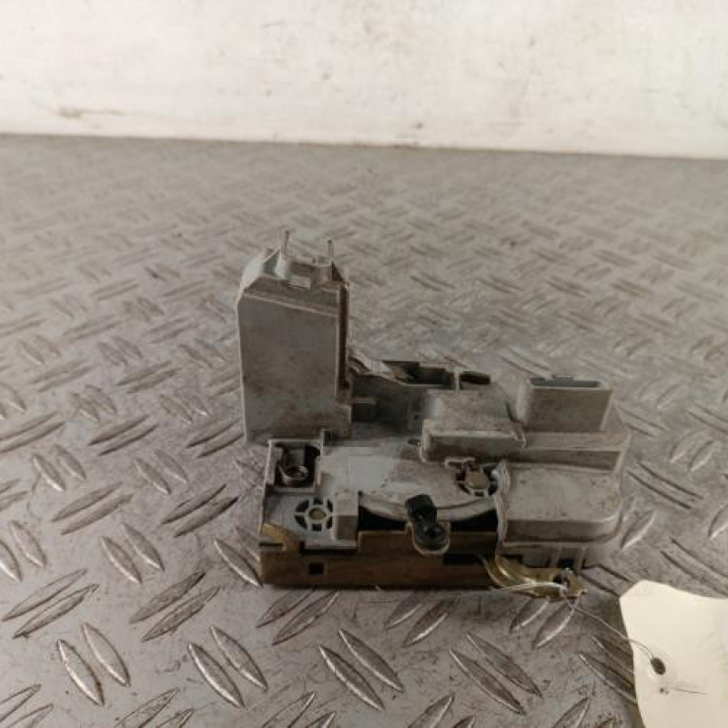 Serrure avant gauche PEUGEOT 307 Serrure avant gauche PEUGEOT 307