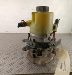Pompe de direction OPEL VIVARO 2 Photo n°1