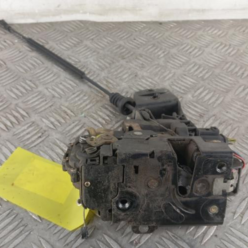 Serrure avant gauche VOLKSWAGEN GOLF 4