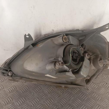Optique avant principal droit (feux)(phare) TOYOTA YARIS 1