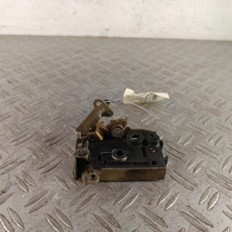 Serrure avant droit CITROEN SAXO