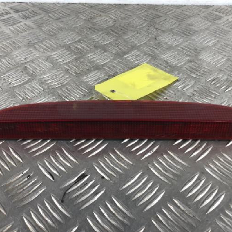 Feu arriere stop central RENAULT CLIO 2