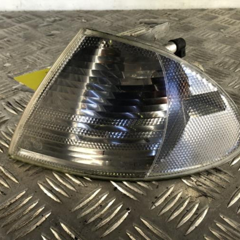 Optique avant secondaire gauche (feux)(clignotant) BMW SERIE 3 E46