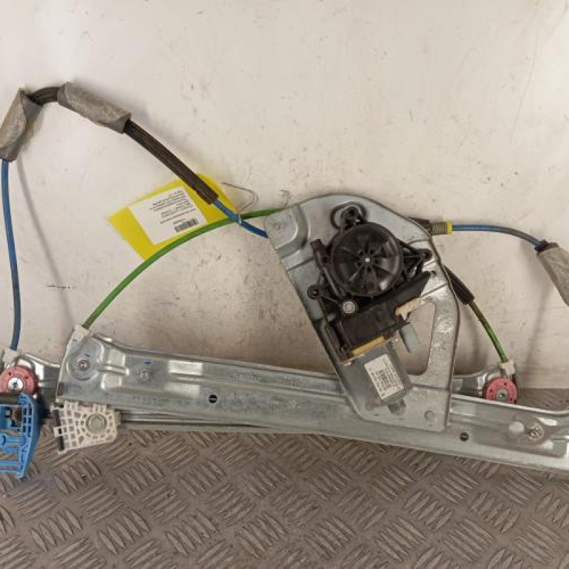 Leve vitre electrique avant droit PEUGEOT 208 1