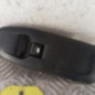 Interrupteur de leve vitre avant droit PEUGEOT 2008 1