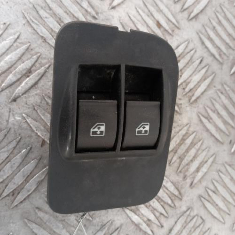 Interrupteur de leve vitre avant gauche CITROEN NEMO