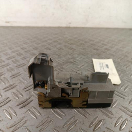 Serrure avant droit PEUGEOT 307