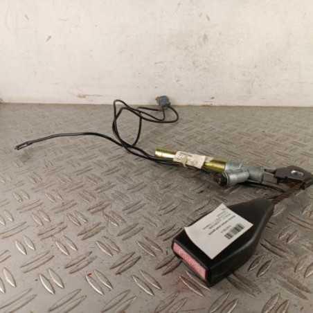 Attache ceinture avant gauche RENAULT CLIO 2 Photo n°1
