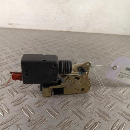 Serrure avant droit PEUGEOT 106