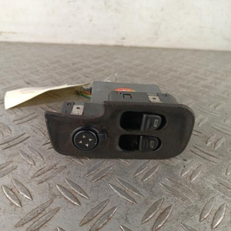 Interrupteur de leve vitre avant gauche ALFA ROMEO 147