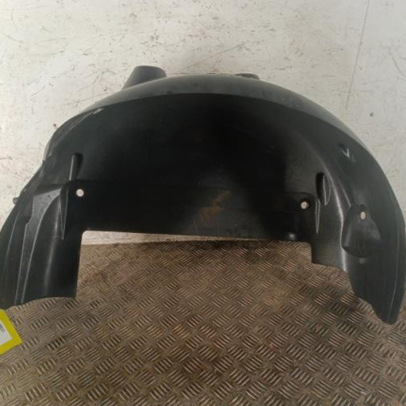 Pare boue arriere droit NISSAN NV300