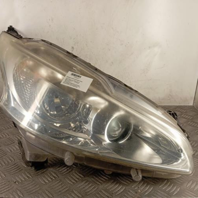 Optique avant principal droit (feux)(phare) PEUGEOT 208 1
