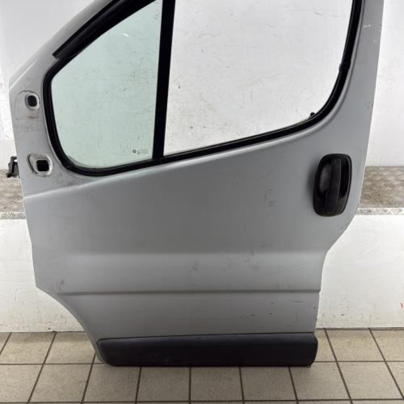 Porte avant gauche OPEL VIVARO 1