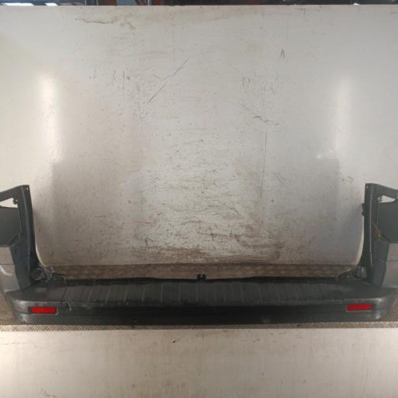 Pare choc arriere NISSAN NV300