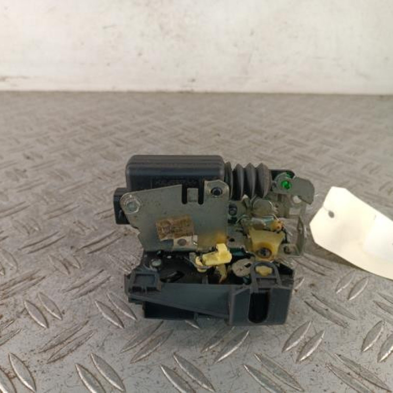 Serrure avant gauche DACIA SANDERO 1 Serrure avant gauche DACIA SANDERO 1