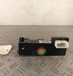 Interrupteur de leve vitre avant gauche HYUNDAI I 30 1