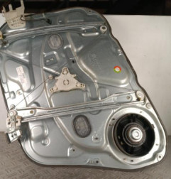 Leve vitre electrique avant gauche HYUNDAI I 30 1