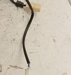 Attache ceinture avant droit TOYOTA YARIS 2 Photo n°3