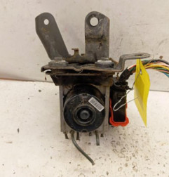 Bloc ABS (freins anti-blocage) TOYOTA YARIS 2