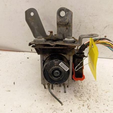 Bloc ABS (freins anti-blocage) TOYOTA YARIS 2