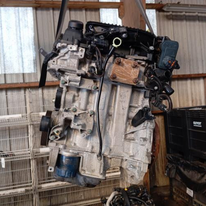 Moteur PEUGEOT 208 1