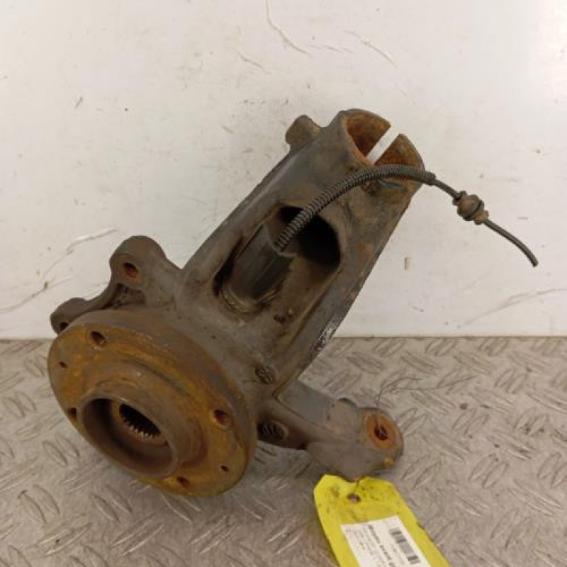 Moyeu avant gauche PEUGEOT 2008 1