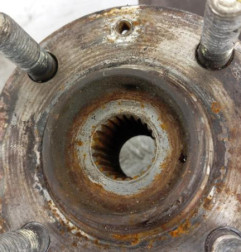 Moyeu avant droit KIA PICANTO 2