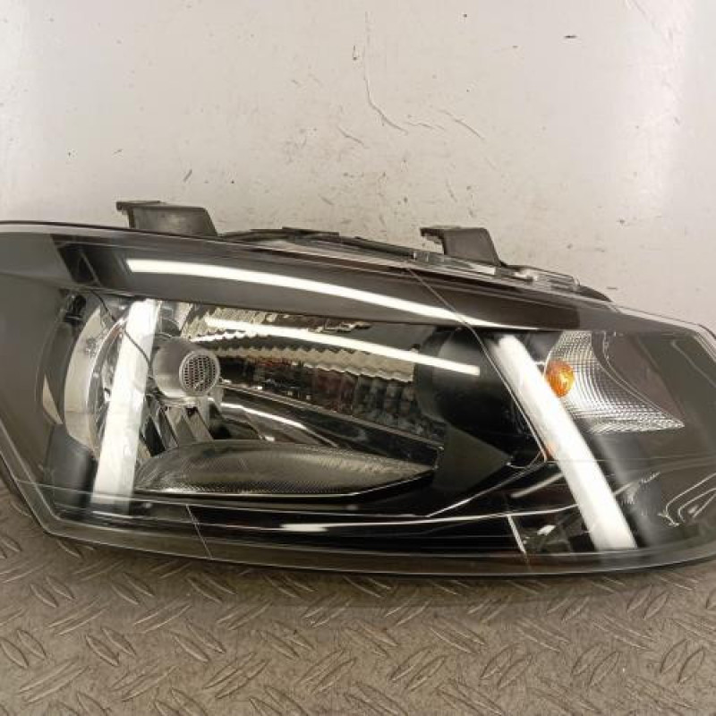 Optique avant principal droit (feux)(phare) VOLKSWAGEN POLO 5