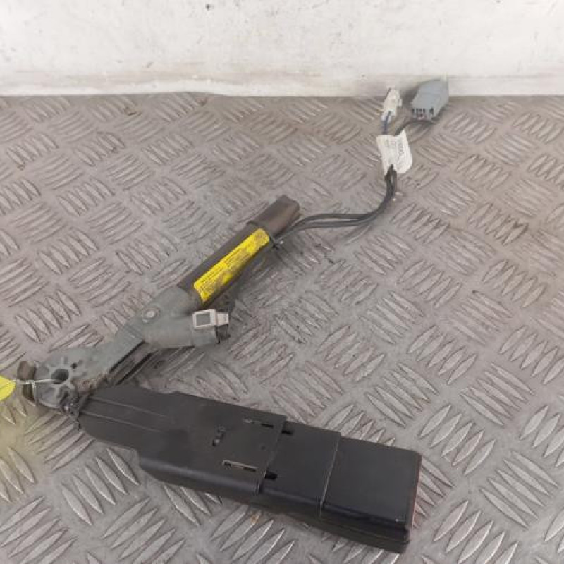 Attache ceinture avant gauche RENAULT KANGOO 1