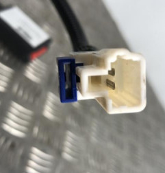 Attache ceinture avant droit HYUNDAI I 20 2 Photo n°3