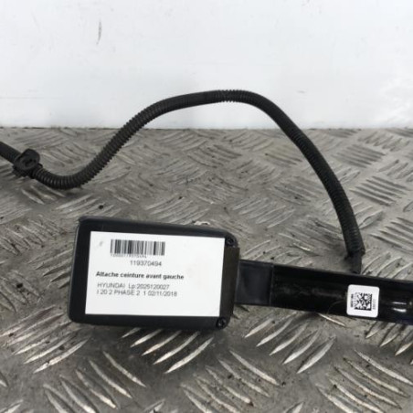 Attache ceinture avant gauche HYUNDAI I 20 2 Photo n°1