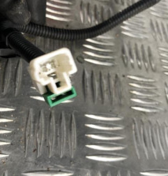 Attache ceinture avant gauche HYUNDAI I 20 2 Photo n°3