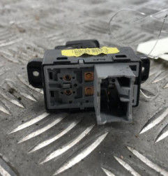 Interrupteur de leve vitre arriere droit HYUNDAI I 20 2