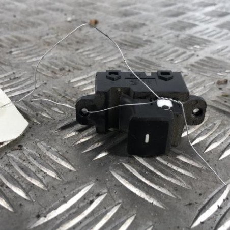 Interrupteur de leve vitre arriere gauche HYUNDAI I 20 2 Photo n°1