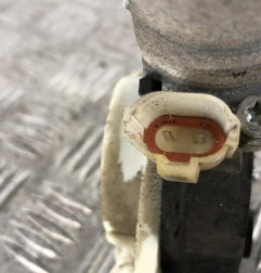 Leve vitre electrique arriere gauche HYUNDAI I 20 2 Photo n°4