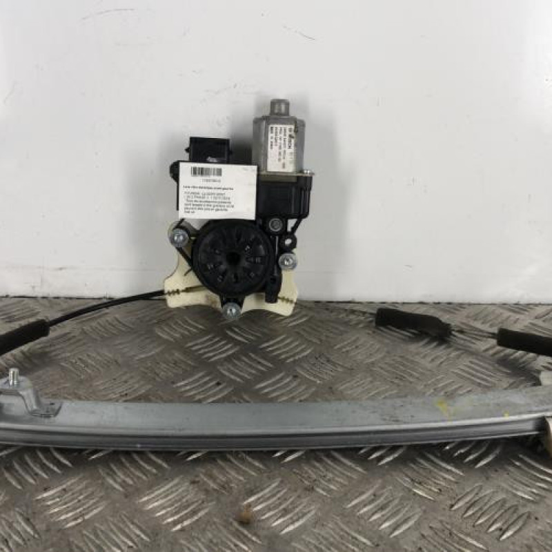 Leve vitre electrique avant gauche HYUNDAI I 20 2