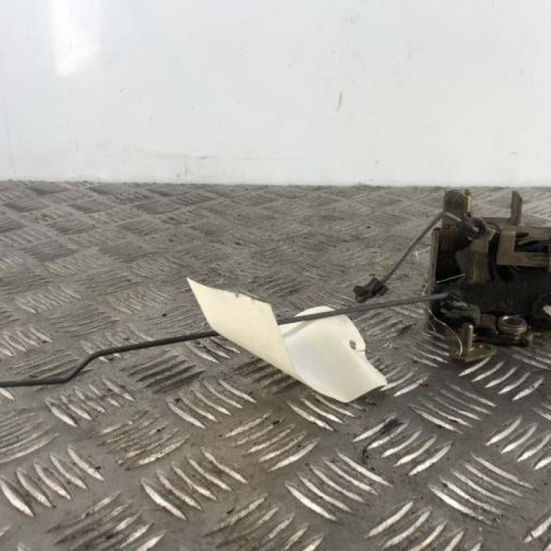 Serrure avant gauche CITROEN SAXO