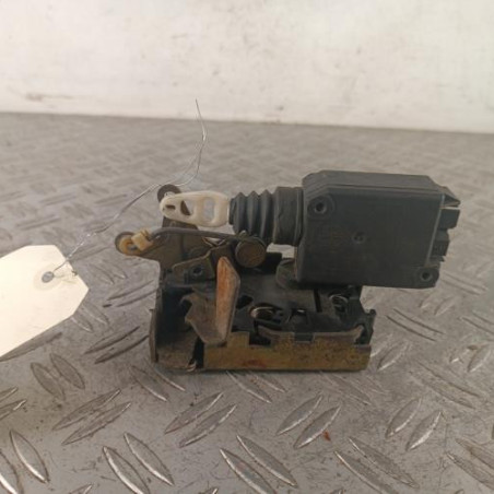 Serrure arriere droit PEUGEOT 205 Photo n°1