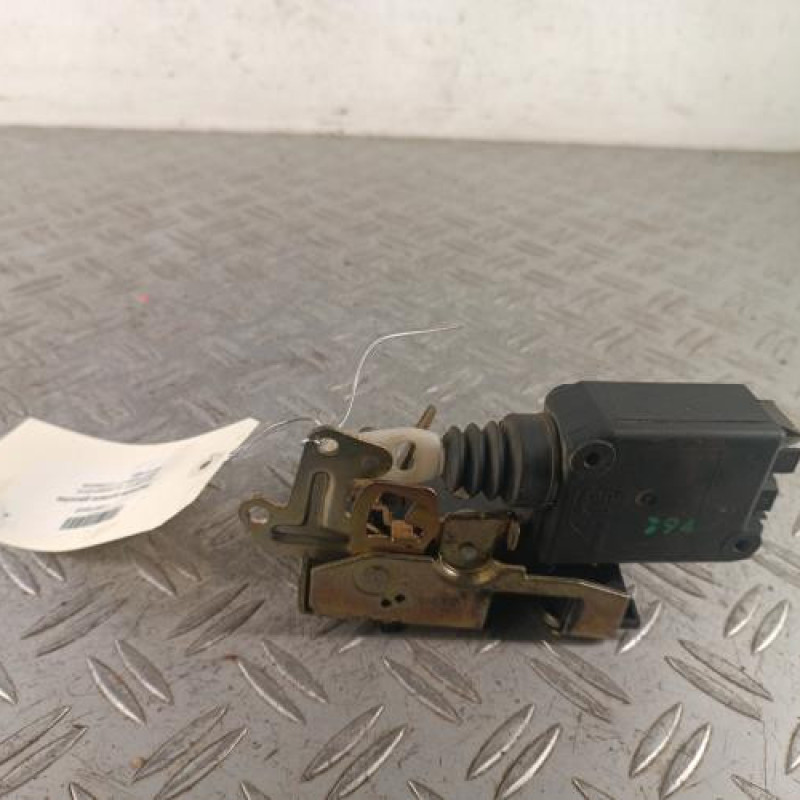 Serrure arriere gauche PEUGEOT 205