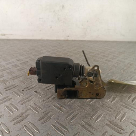 Serrure avant droit PEUGEOT 205