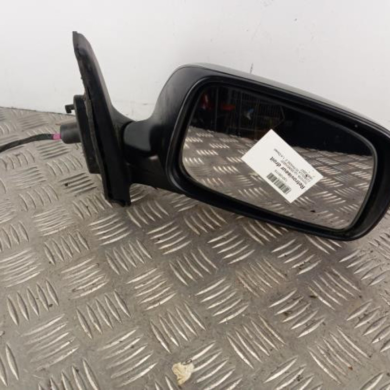 Retroviseur droit TOYOTA COROLLA 10